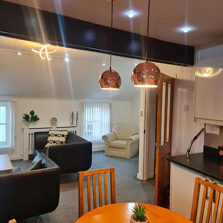 Town Centre Flat Apartment