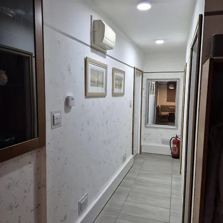 Апартаменты Town Centre Flat Улверстон